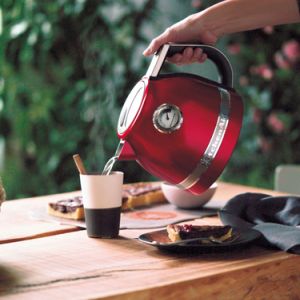 102198033_3264601776