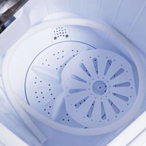 100749372_0585953930