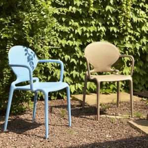 107728741_0795631967