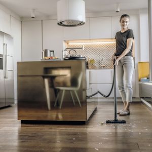 100776685_4079079495