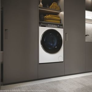 101799168_4873652153